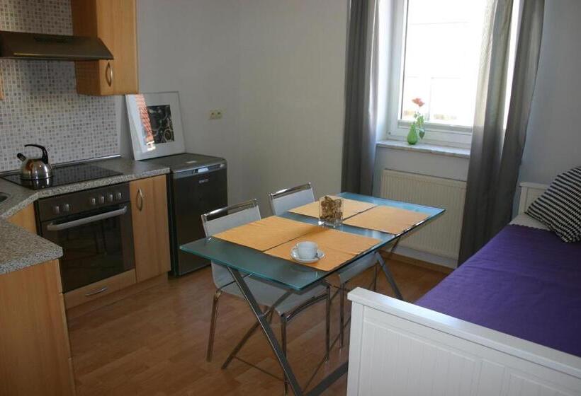 مبيت وإفطار Villa Pica Paca Old Town