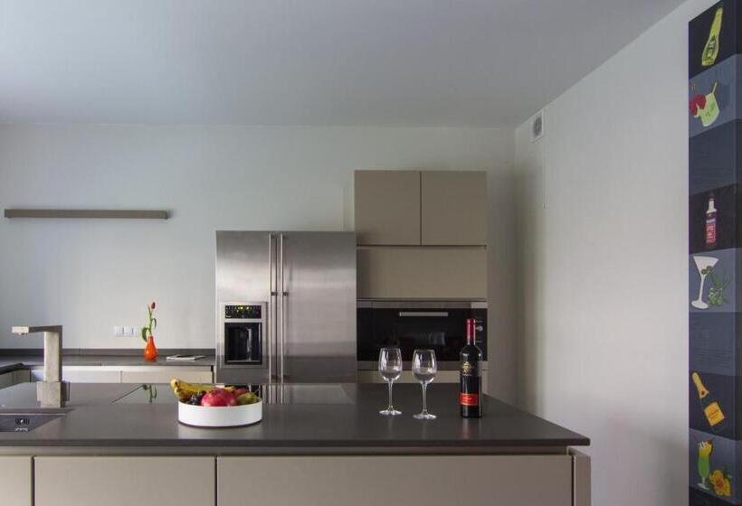 مبيت وإفطار Villa Pica Paca Old Town