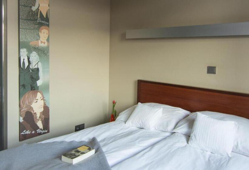 مبيت وإفطار Villa Pica Paca Old Town