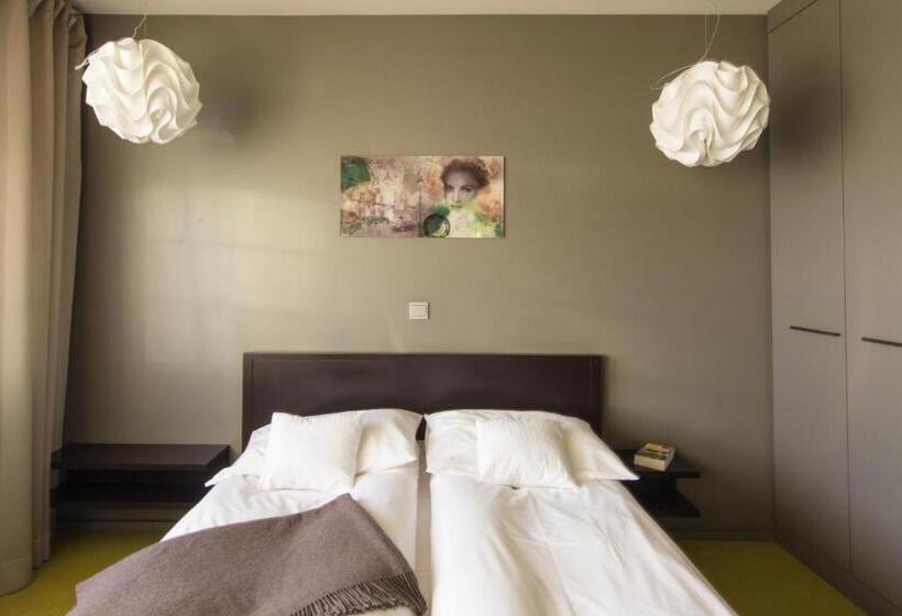 مبيت وإفطار Villa Pica Paca Old Town