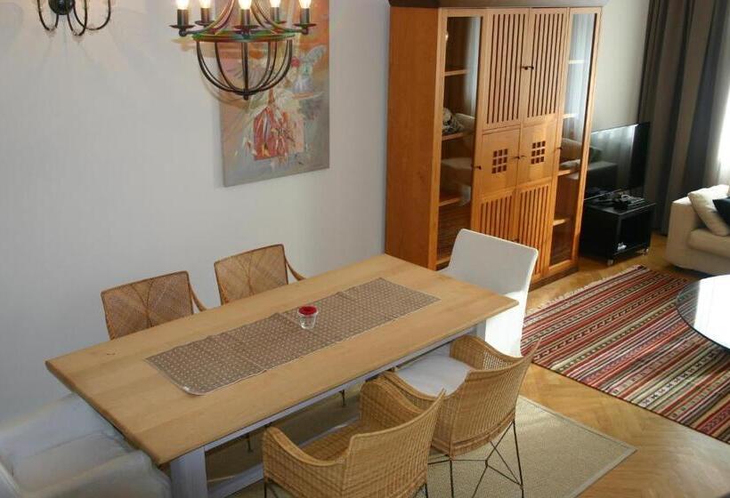 مبيت وإفطار Villa Pica Paca Old Town