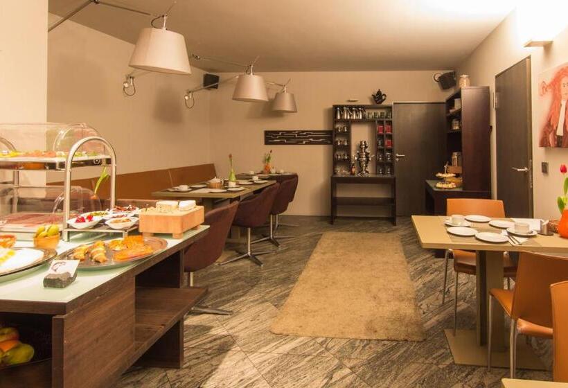 مبيت وإفطار Villa Pica Paca Old Town