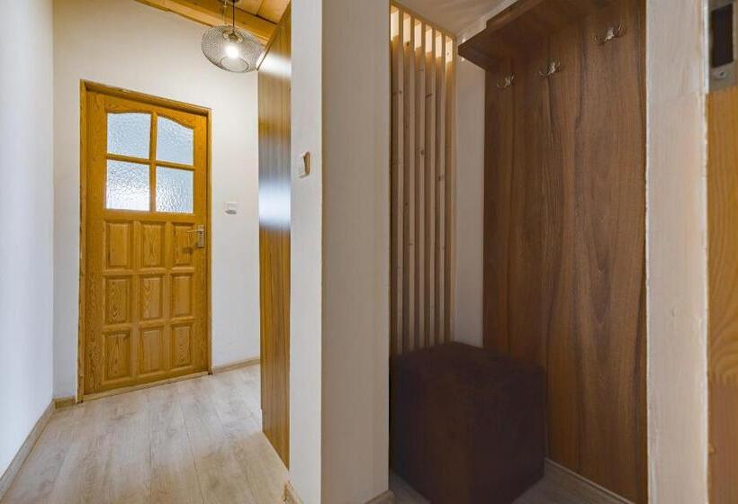 Bed and Breakfast Willa Owca Czarna