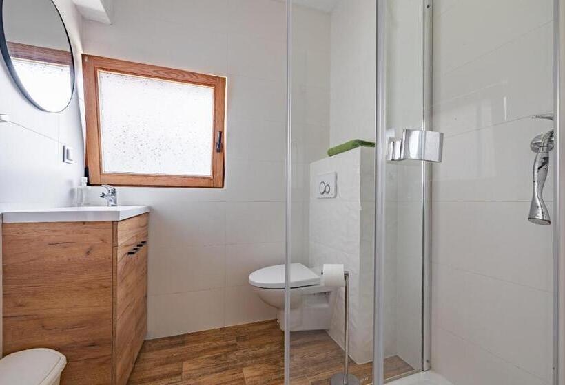 Bed and Breakfast Willa Owca Czarna