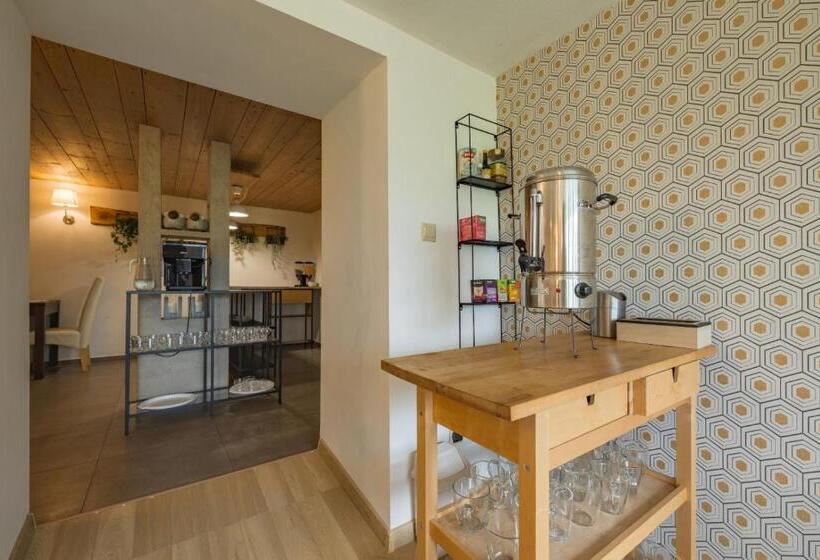 Bed and Breakfast Willa Owca Czarna