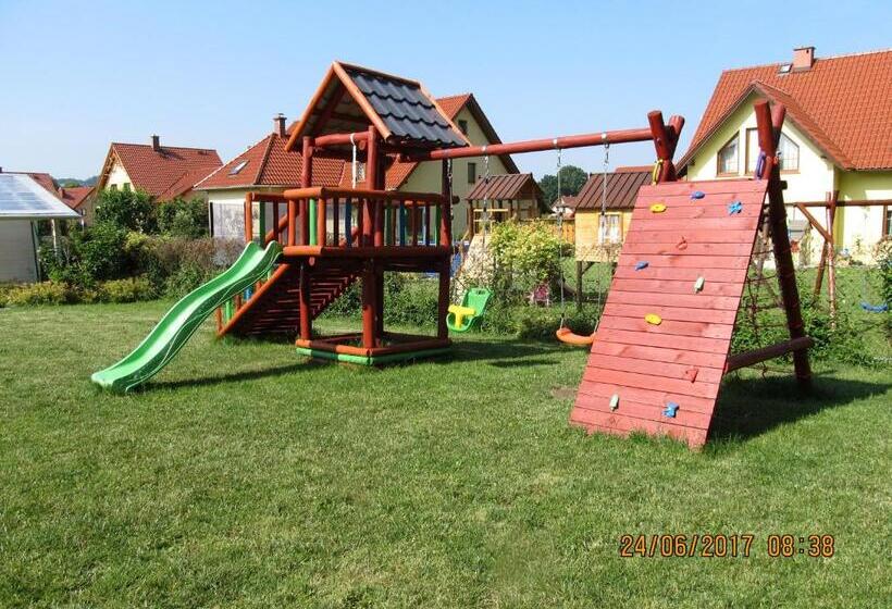 צימר Willa Pod Dębami