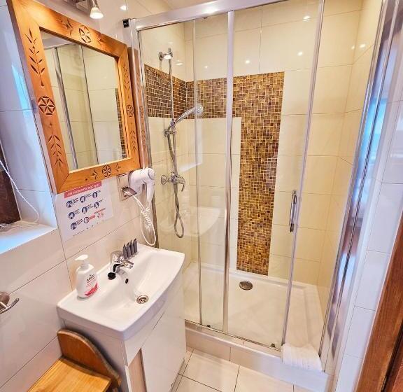 צימר Willa Regina Ii Resort & Spa