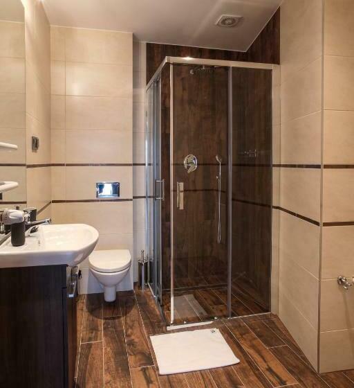 Bed and Breakfast Zeppelin Apartments Simple Acomodation