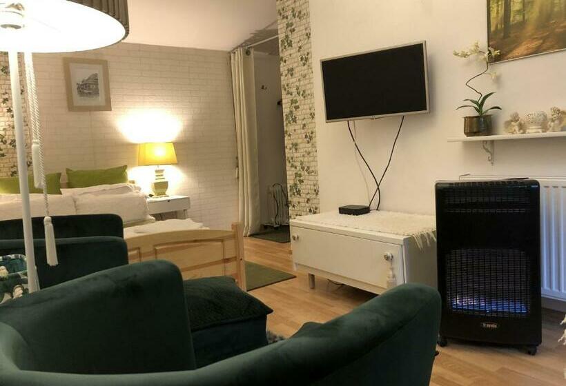 Domek Pod Wiciokrzewem