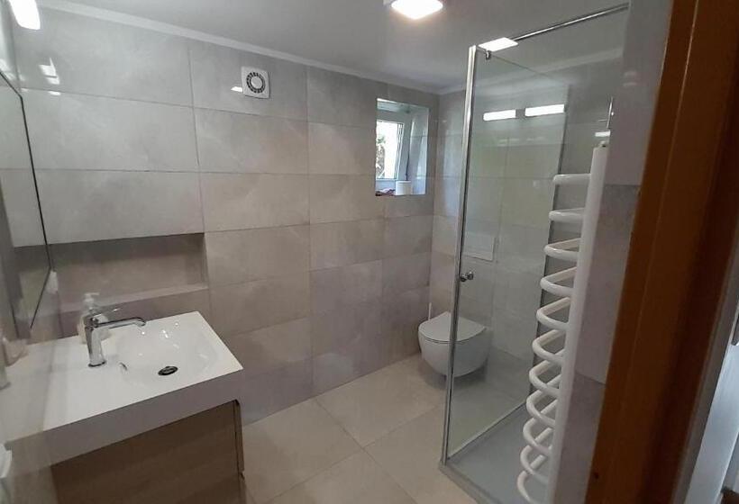 فندق Agroturystyka Pod Klonem