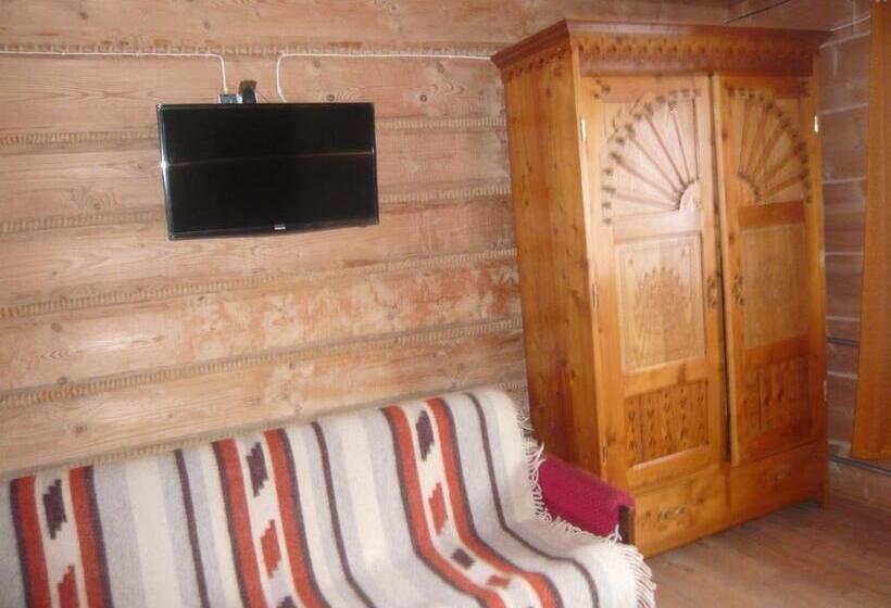 هتل Agroturystyka Pod Lasem