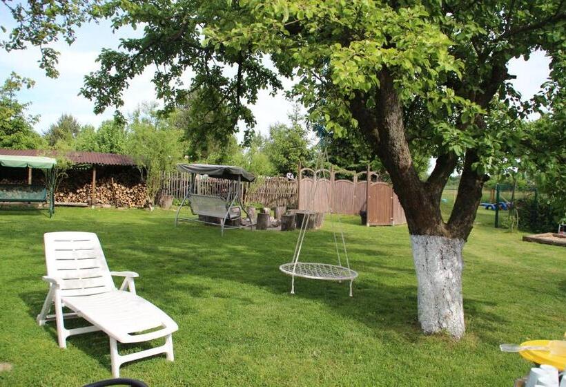 בית מלון כפרי Agroturystyka W Jabłoniowym Sadzie