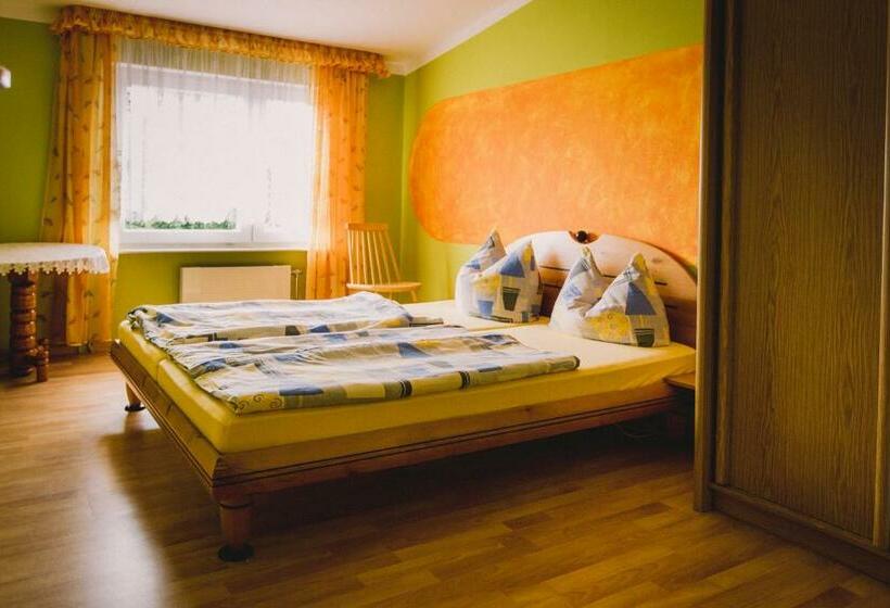 فندق Atr Rejnard Tadaj