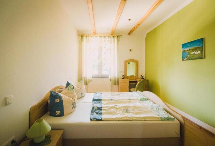 فندق Atr Rejnard Tadaj