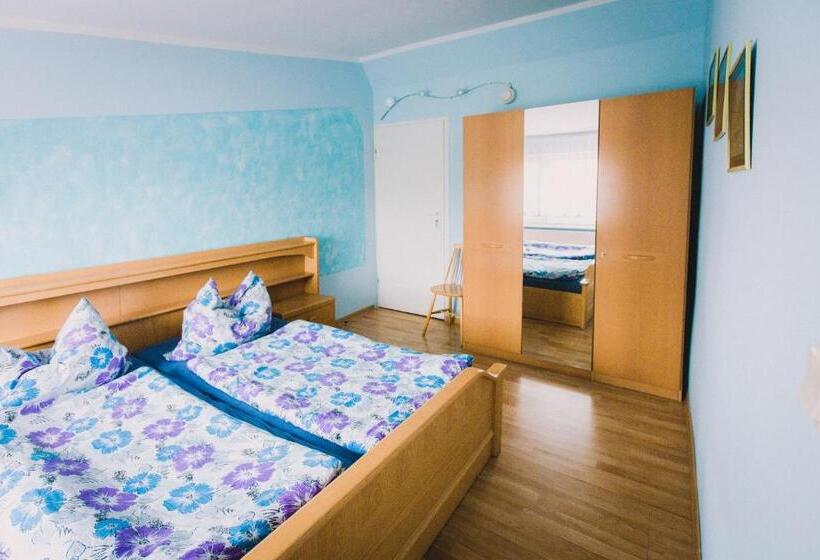 فندق Atr Rejnard Tadaj