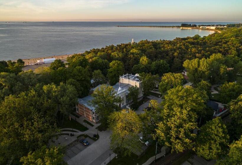 Отель Dom Zdrojowy