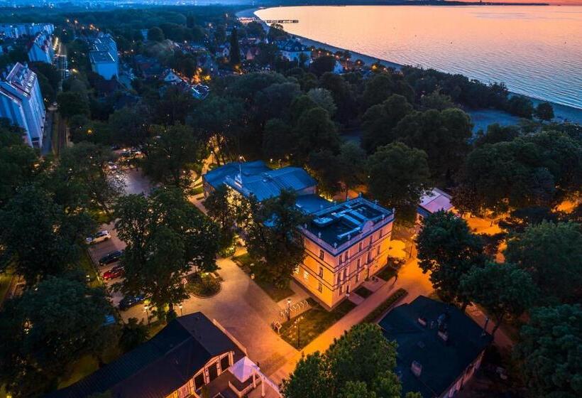 Отель Dom Zdrojowy