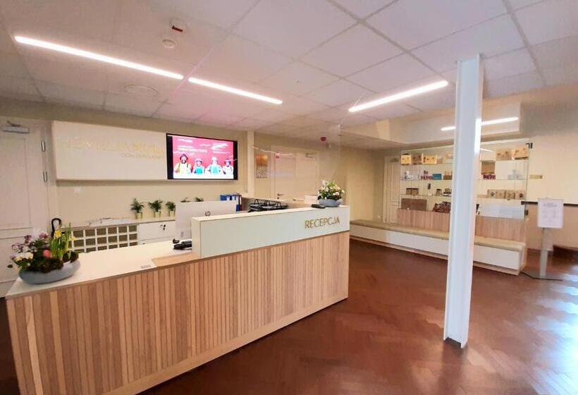 Отель Dom Zdrojowy