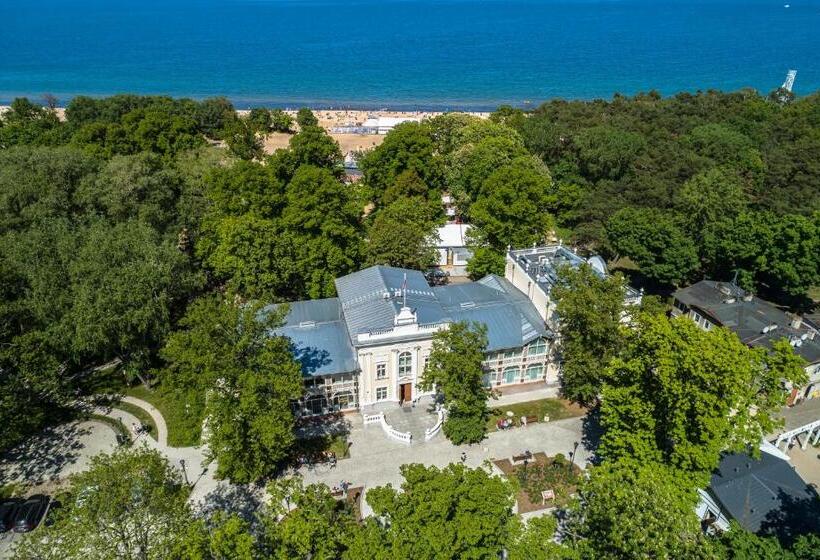 Отель Dom Zdrojowy