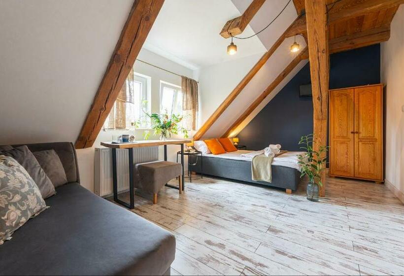 Отель Dworek Tradycja