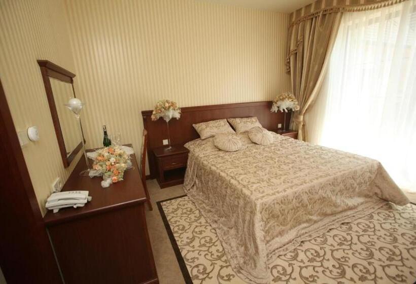 فندق Dwór Kresowy