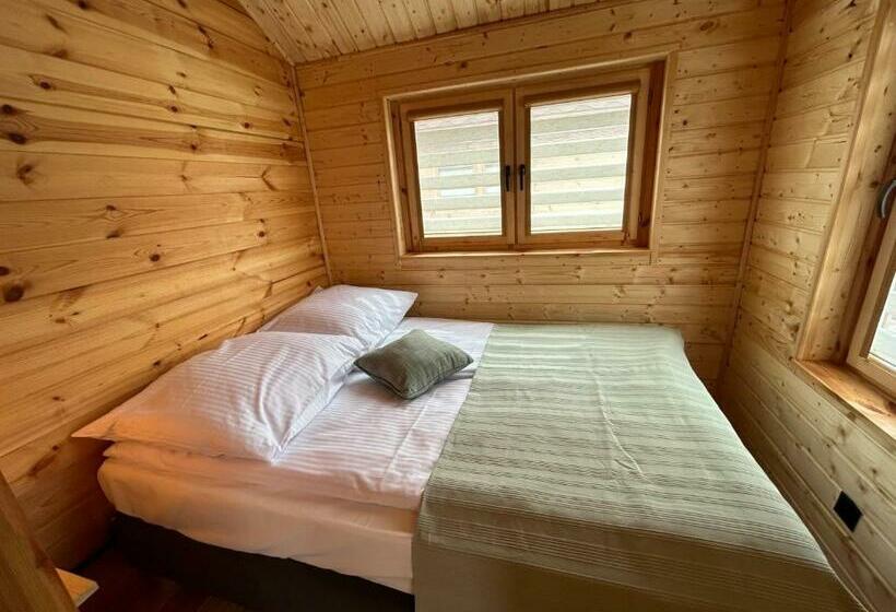 בית מלון כפרי Dwór Piotra I Pawła  Pokoje I Domki