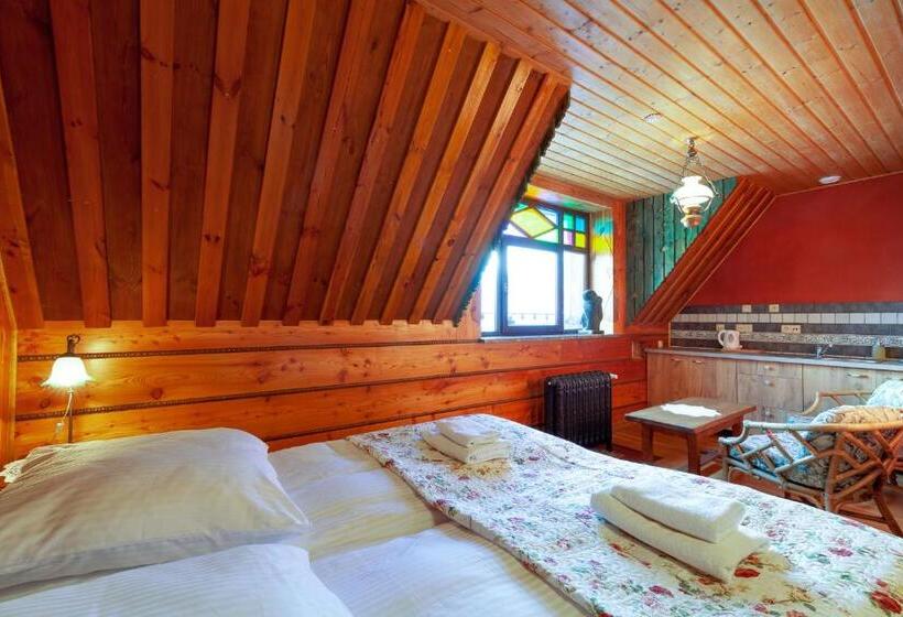 בית מלון כפרי Farma Lama Dom Gościnny