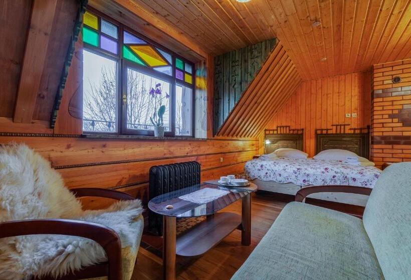 בית מלון כפרי Farma Lama Dom Gościnny