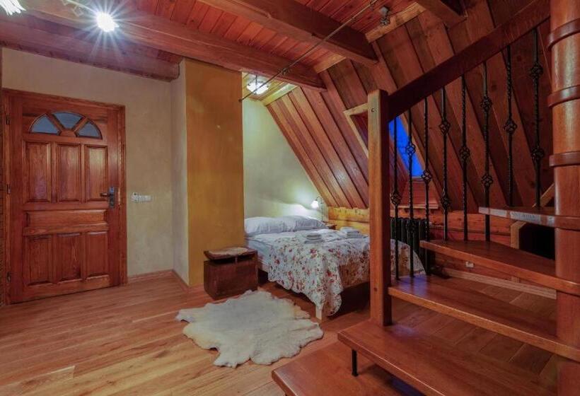 בית מלון כפרי Farma Lama Dom Gościnny