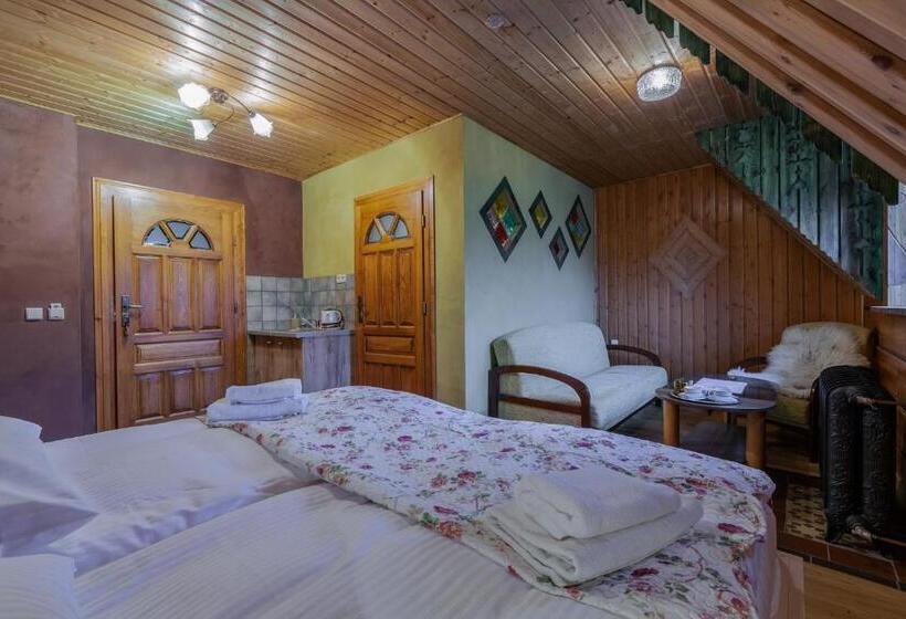 בית מלון כפרי Farma Lama Dom Gościnny