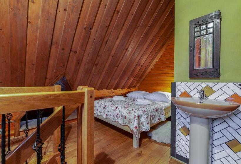 בית מלון כפרי Farma Lama Dom Gościnny