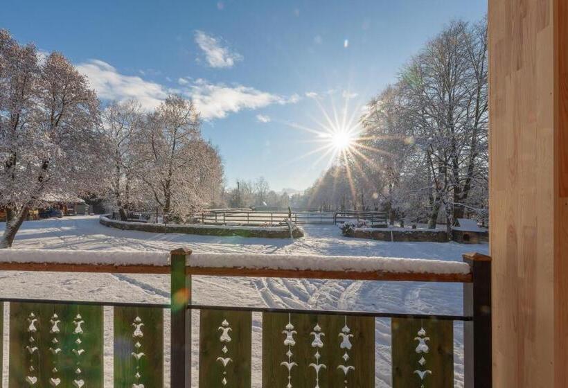 בית מלון כפרי Farma Lama Dom Gościnny