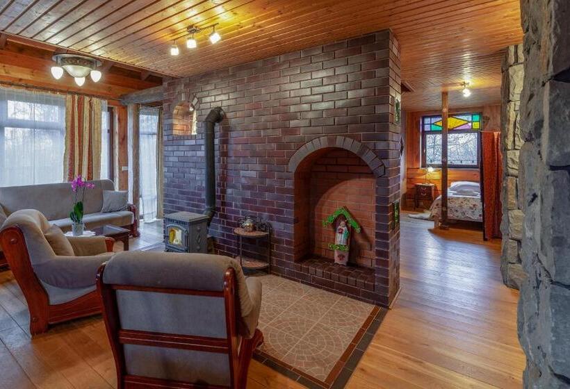 בית מלון כפרי Farma Lama Dom Gościnny