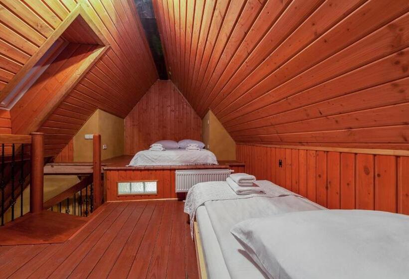 בית מלון כפרי Farma Lama Dom Gościnny