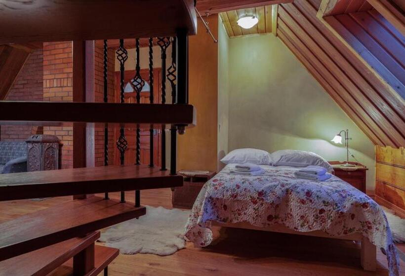 בית מלון כפרי Farma Lama Dom Gościnny