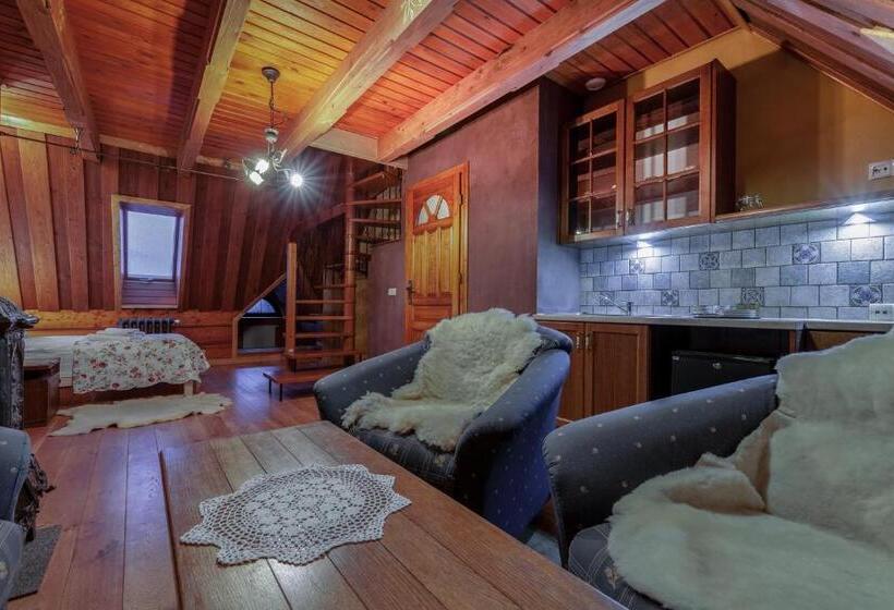 בית מלון כפרי Farma Lama Dom Gościnny