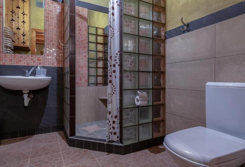 בית מלון כפרי Farma Lama Dom Gościnny