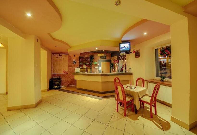 酒店 Gościniec Strwiąż