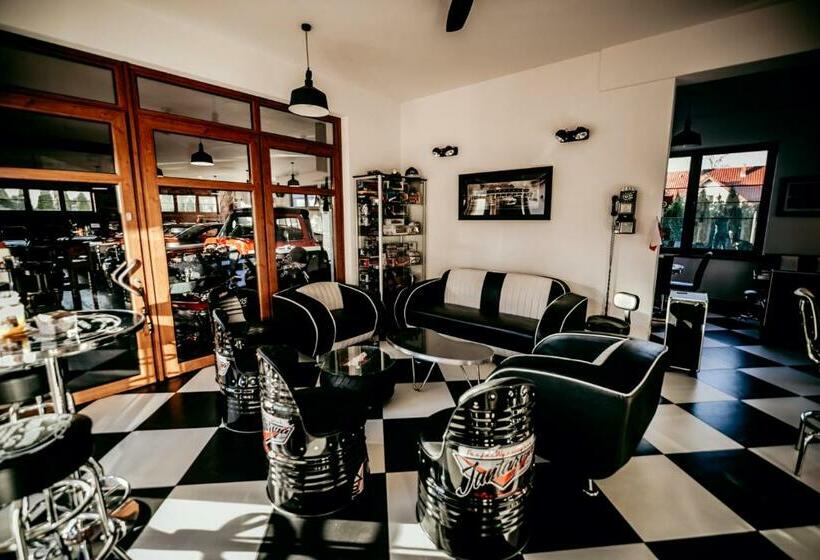 בית מלון כפרי Jantarvia Car Museum , Pasja I Wypoczynek Noclegi Z Klimatem