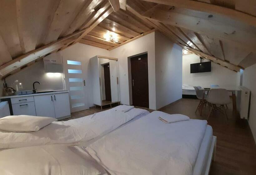 Отель Noclegi U Banysia W Sercu Gór świętokrzyskich