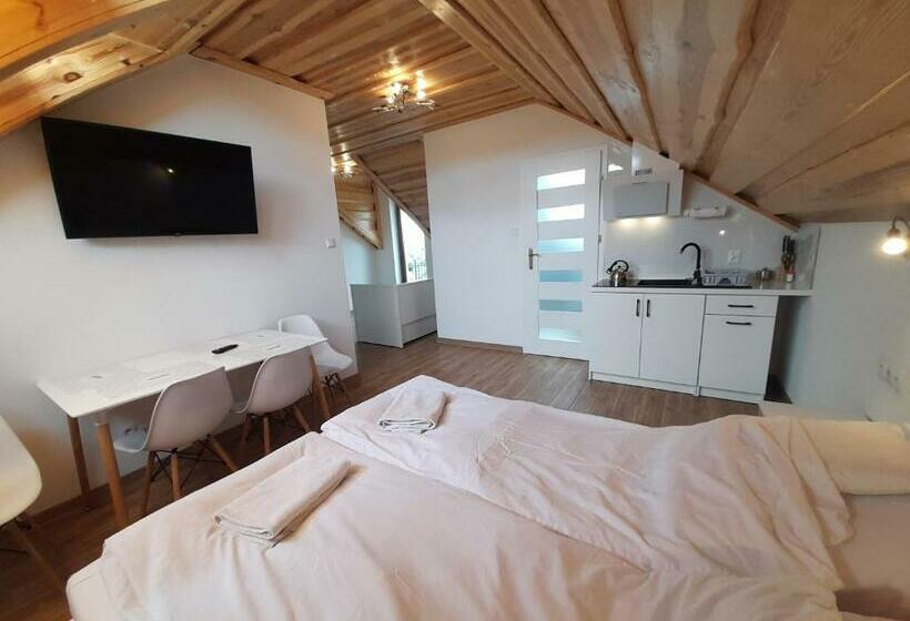 Отель Noclegi U Banysia W Sercu Gór świętokrzyskich