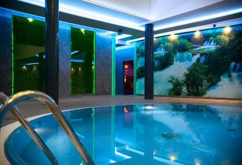 هتل Oskar Business & Spa