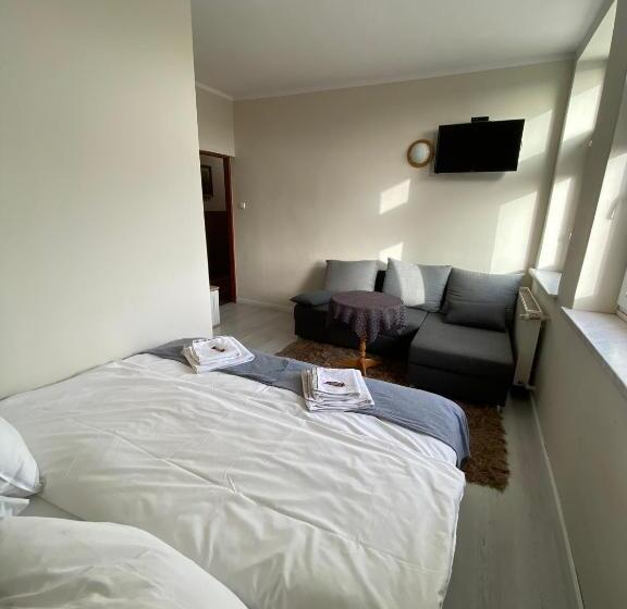 هتل Pensjonat U Aktorów