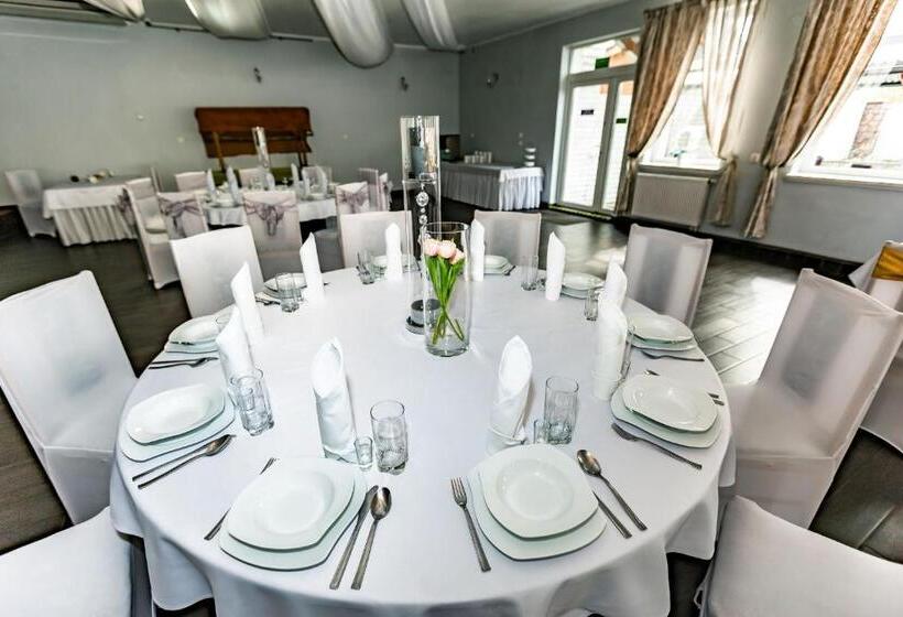 هتل Pensjonat U Aktorów