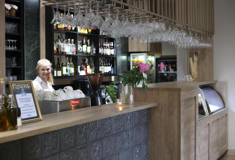 فندق Pod Różami