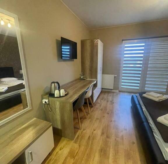 فندق Pod Strzechą