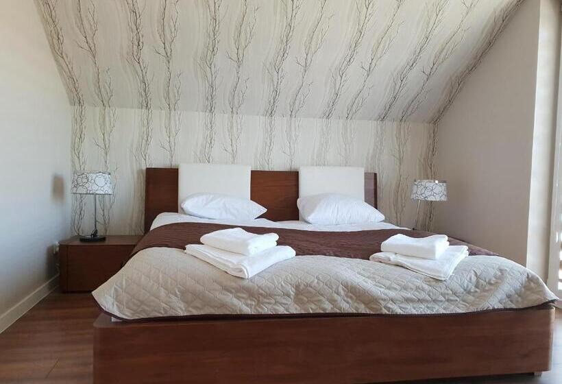 فندق Pod Strzechą