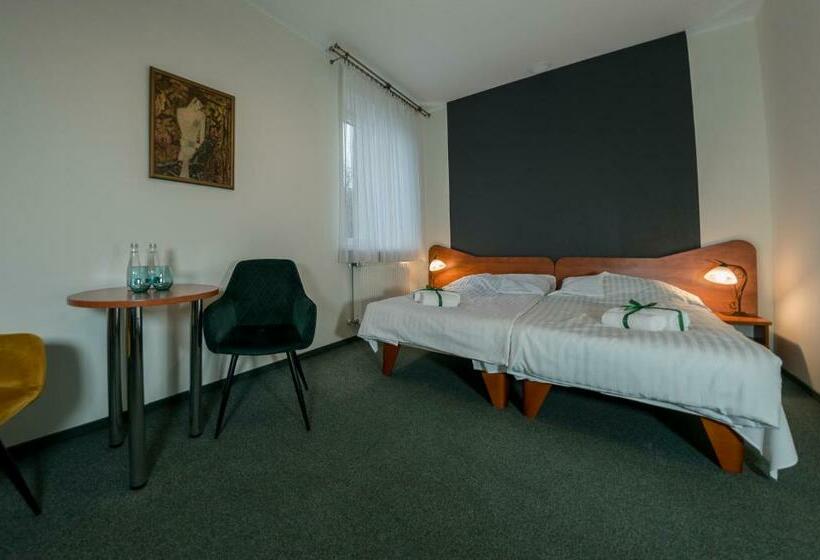 בית מלון כפרי Hrs Relax Rsw