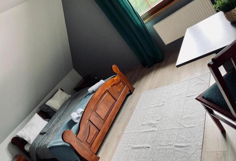 ホテル Skalny Dworek