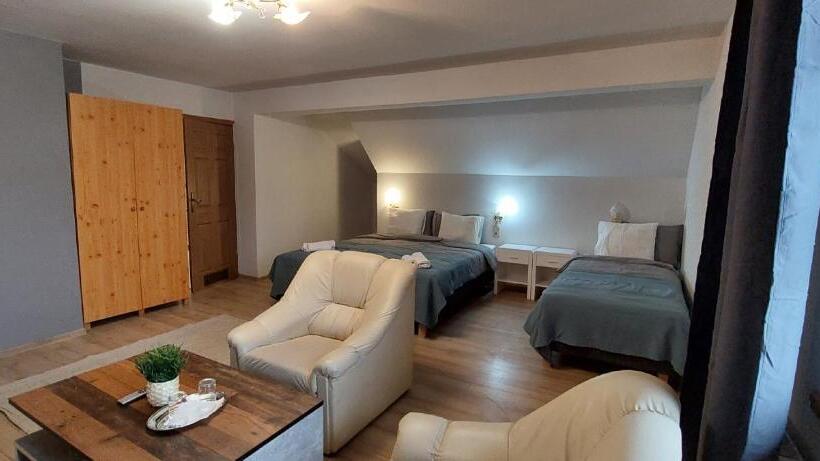 בית מלון כפרי Skalny Dworek